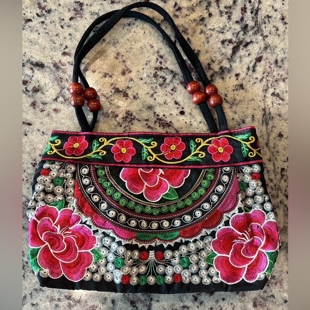 Detailed small flower purse